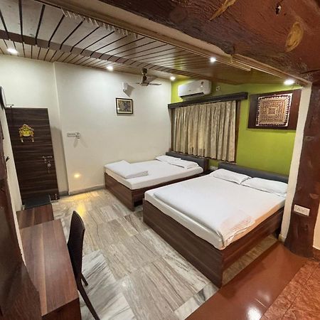 Om Sai Villa Guesthouse Calcutta Extérieur photo