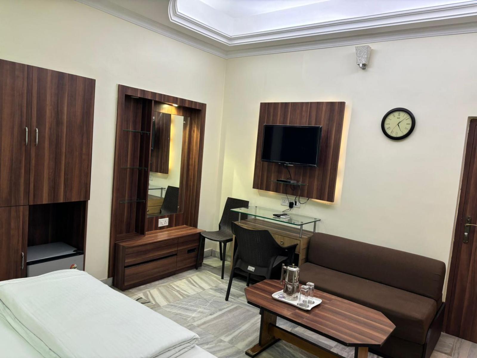 Om Sai Villa Guesthouse Calcutta Extérieur photo