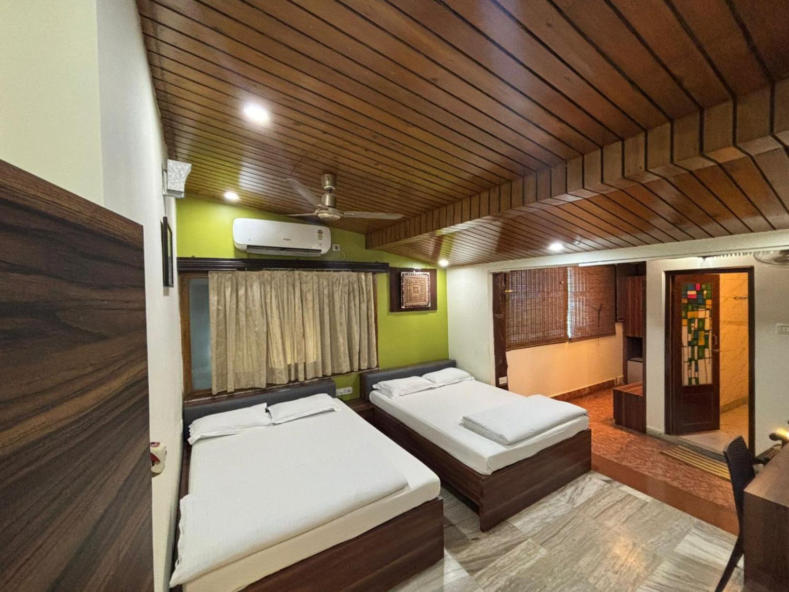 Om Sai Villa Guesthouse Calcutta Extérieur photo