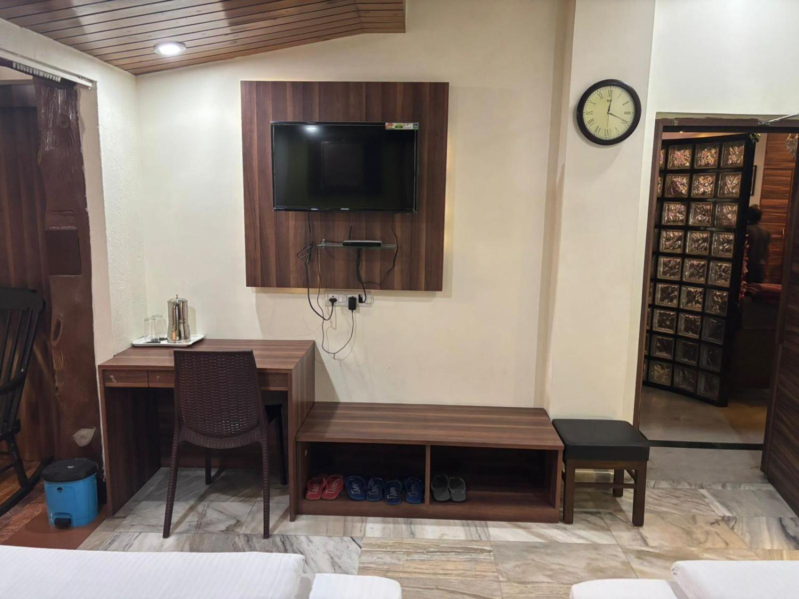 Om Sai Villa Guesthouse Calcutta Extérieur photo