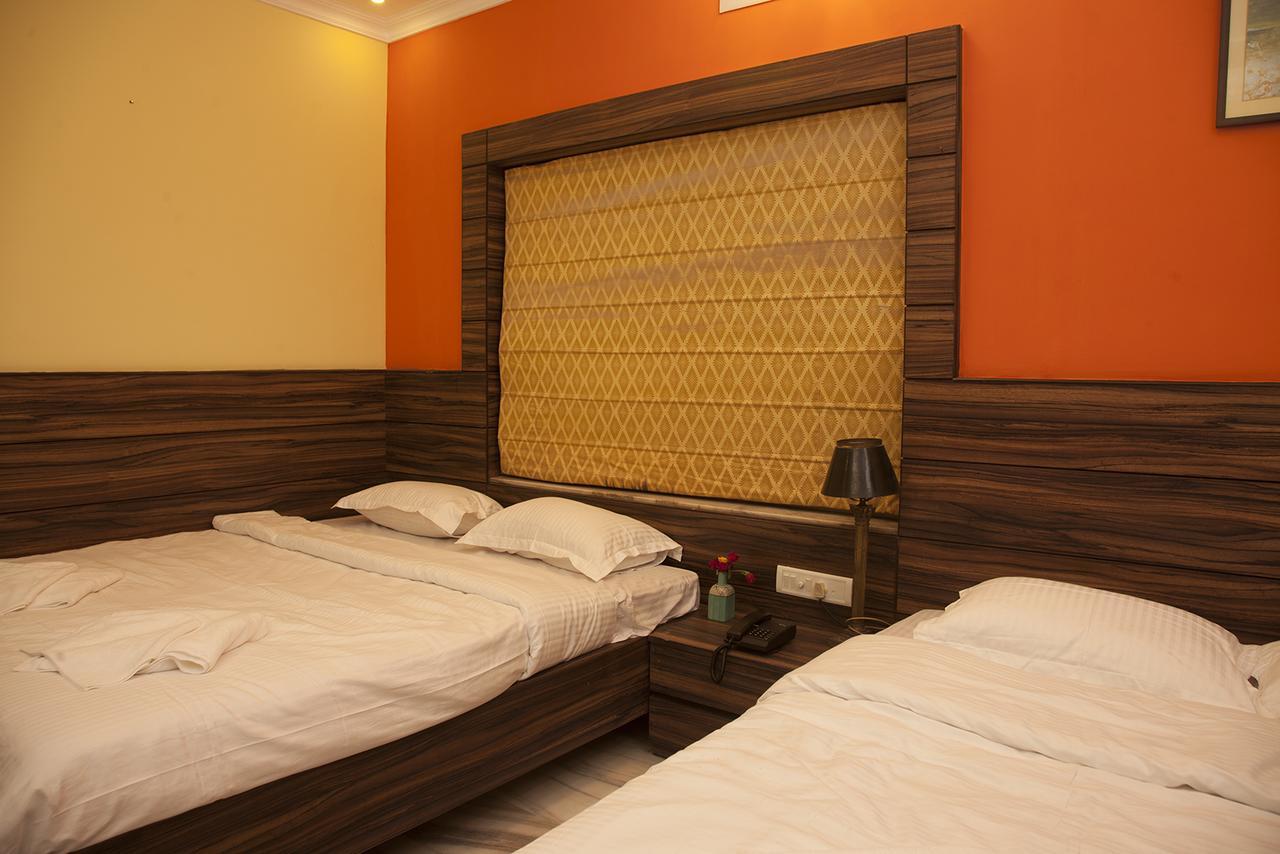 Om Sai Villa Guesthouse Calcutta Extérieur photo