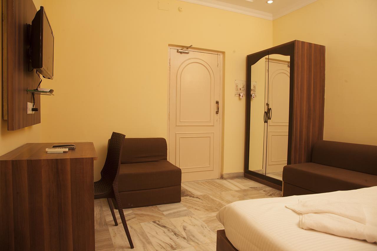 Om Sai Villa Guesthouse Calcutta Extérieur photo